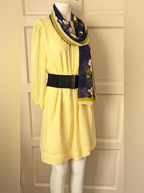 New York & Company Pale Yellow Dress with Navy Tag Accent
